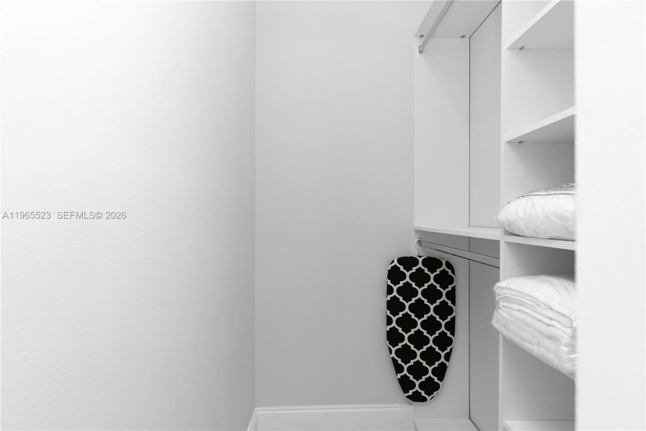 2376 NW 2nd St, Miami, FL 33125 Photo