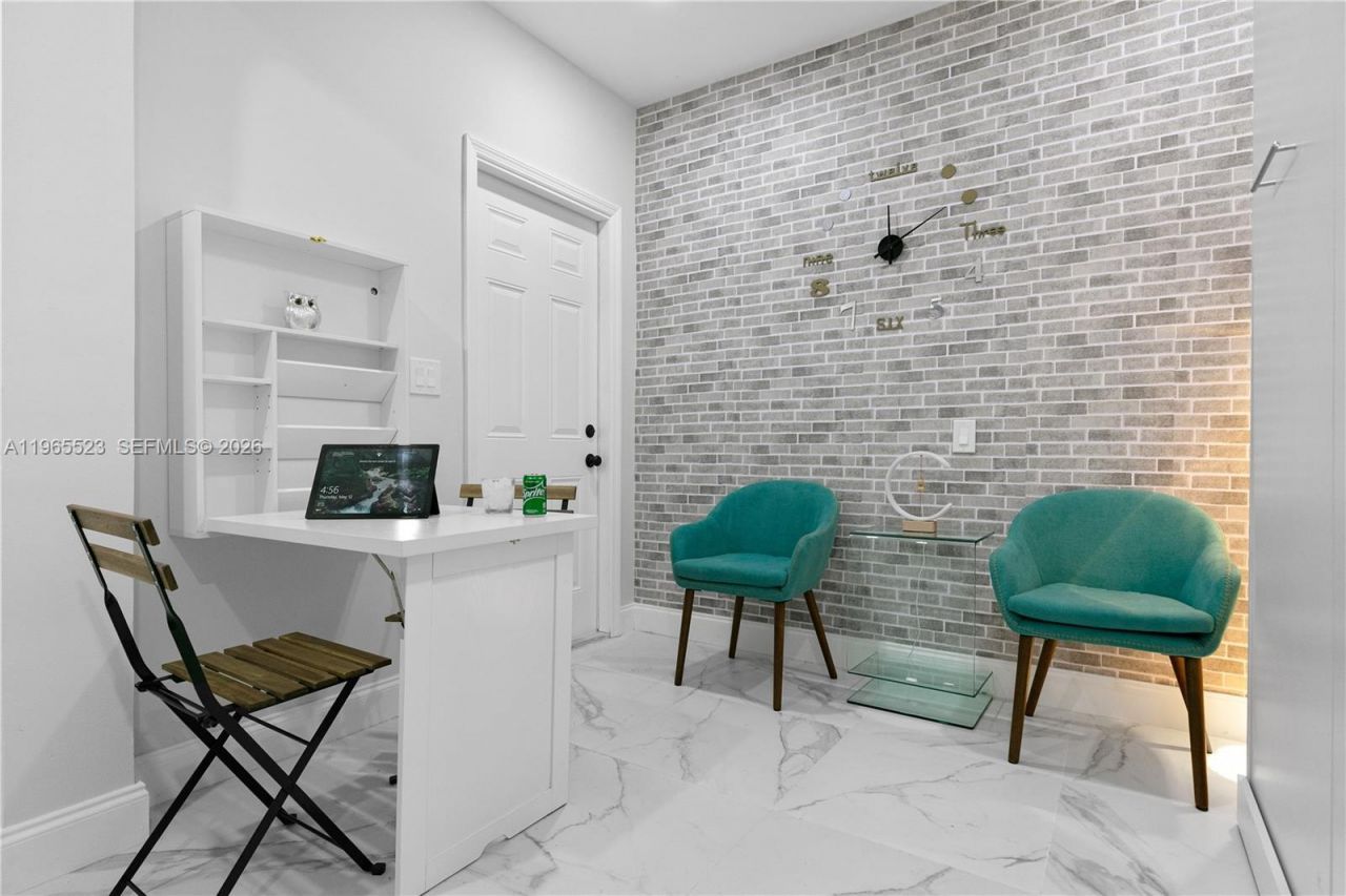 2376 NW 2nd St, Miami, FL 33125 Photo