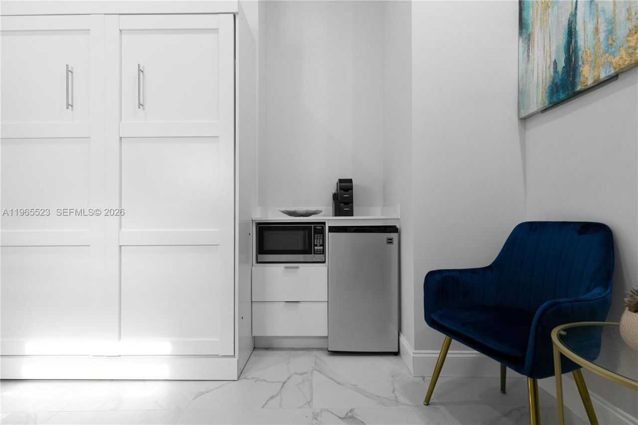 2376 NW 2nd St, Miami, FL 33125 Photo