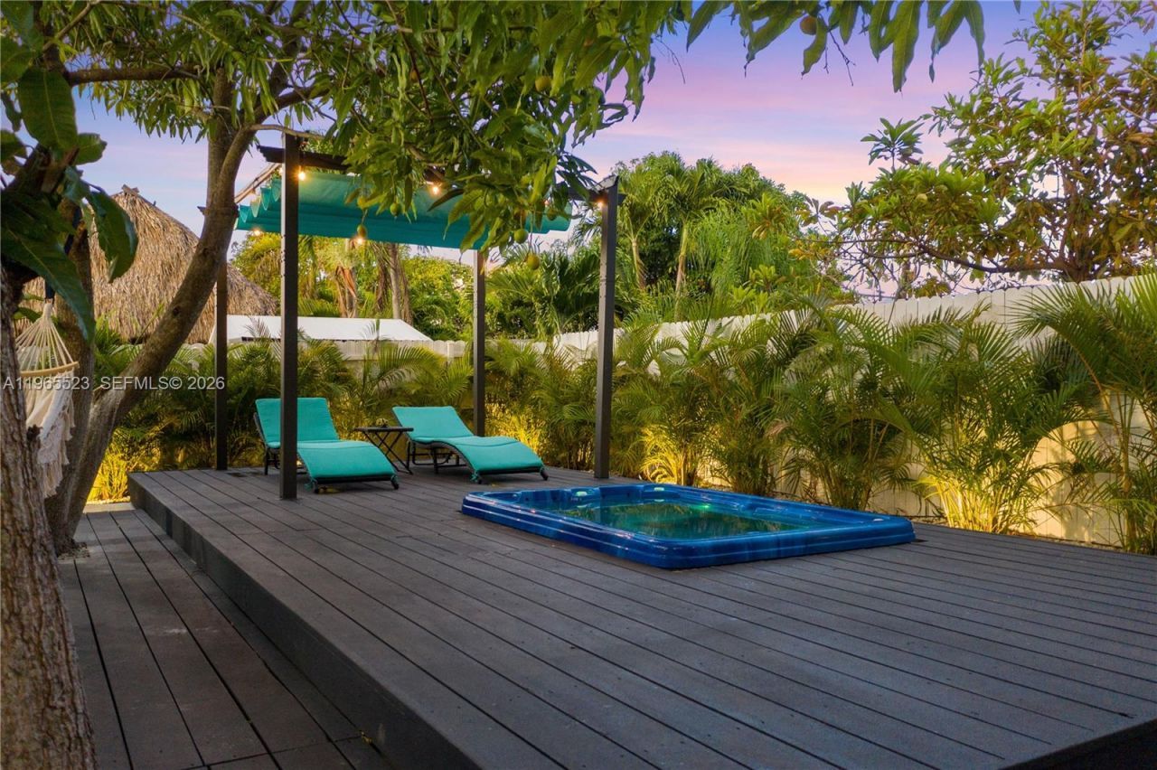 2376 NW 2nd St, Miami, FL 33125 Photo