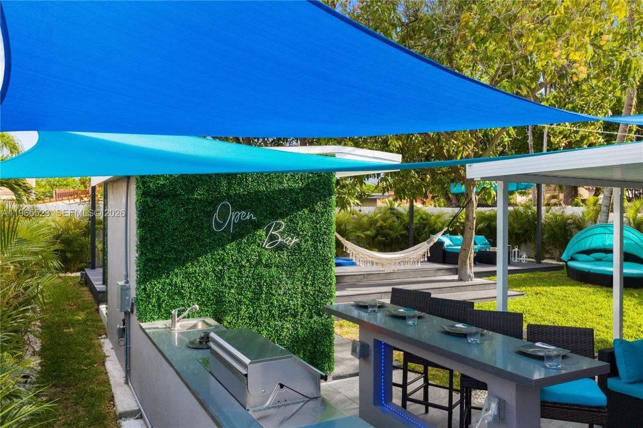 2376 NW 2nd St, Miami, FL 33125 Photo