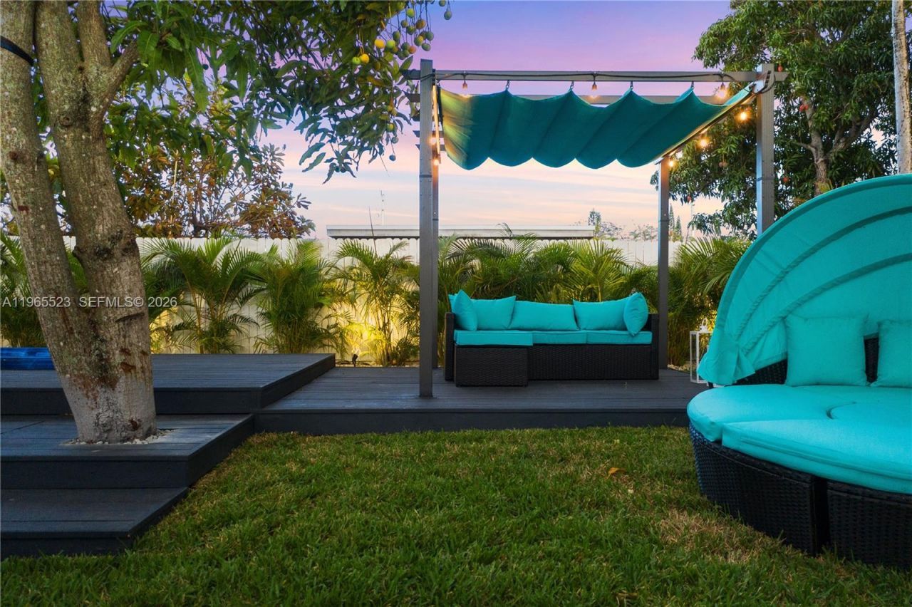 2376 NW 2nd St, Miami, FL 33125 Photo