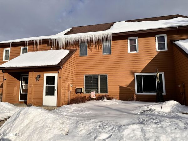 10 Eichen Street, Ticonderoga, NY 12883