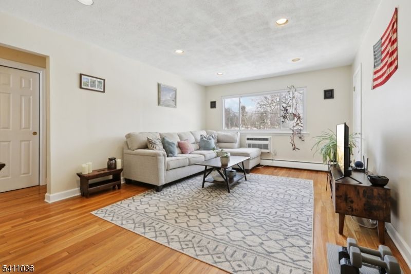 35 Espy Rd, Caldwell, NJ 07006 Main Photo