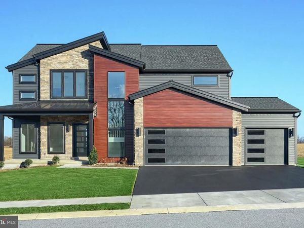 124 ALEXANDRIA DRIVE, ANNVILLE, PA 17003