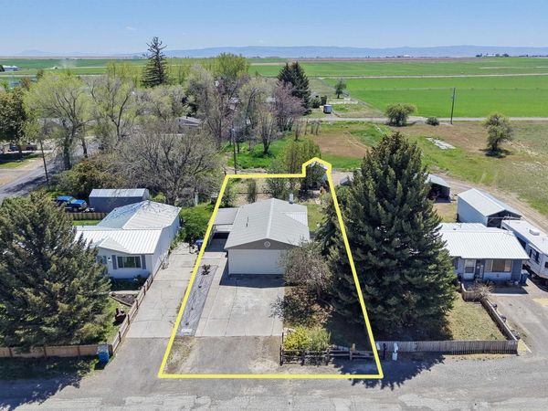 145 4th St, Hazelton, ID 83335