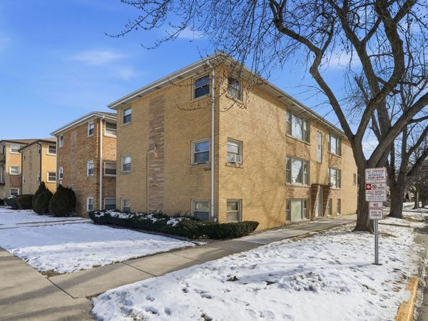 7519 W Fullerton Avenue, Unit 2S, Elmwood Park, IL 60707