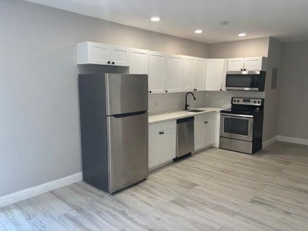 1651 NE 33rd Street, Oakland Park, FL 33334