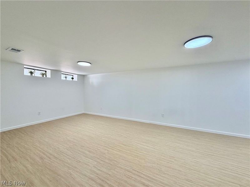 131 Noran Circle, Bedford, OH 44146 Photo 14