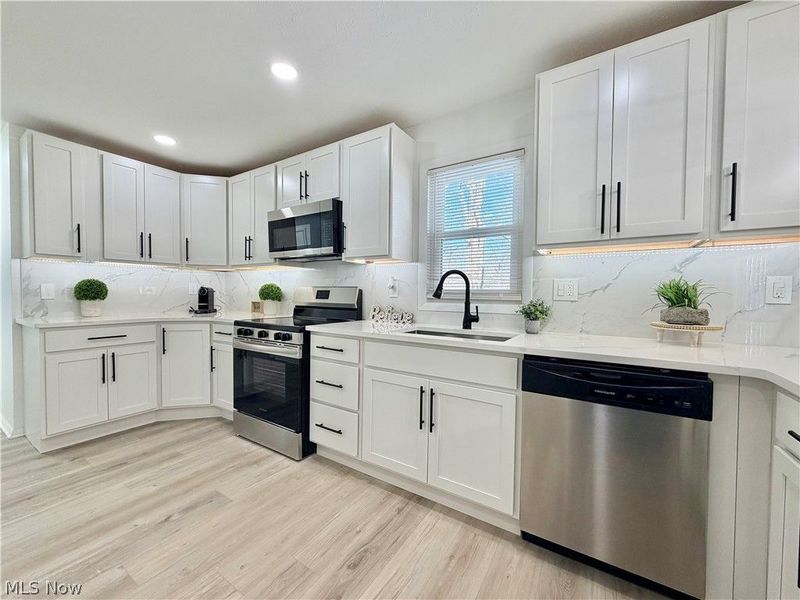 131 Noran Circle, Bedford, OH 44146 Photo 8