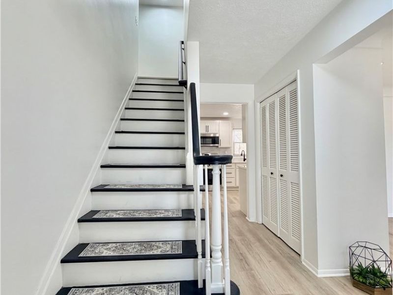 131 Noran Circle, Bedford, OH 44146 Photo 9