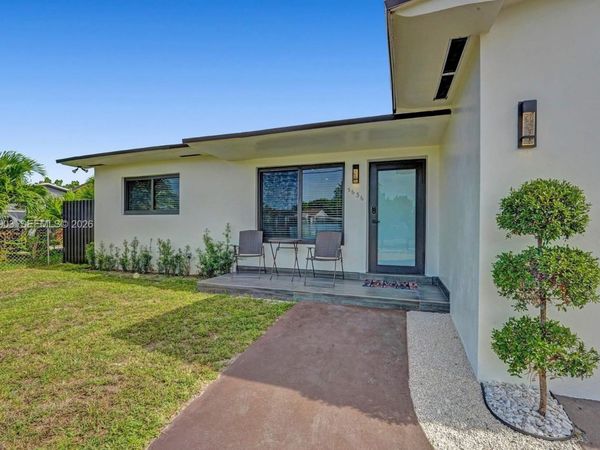 5636 SW 19th St, West Park, FL 33023