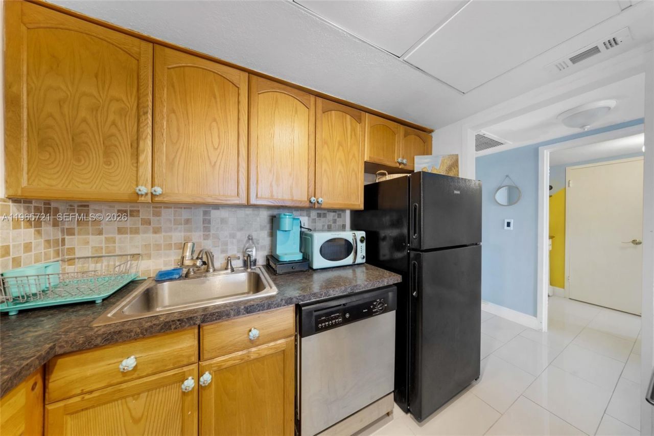 3180 S Ocean Dr, Unit 607, Hallandale Beach, FL 33009 Photo