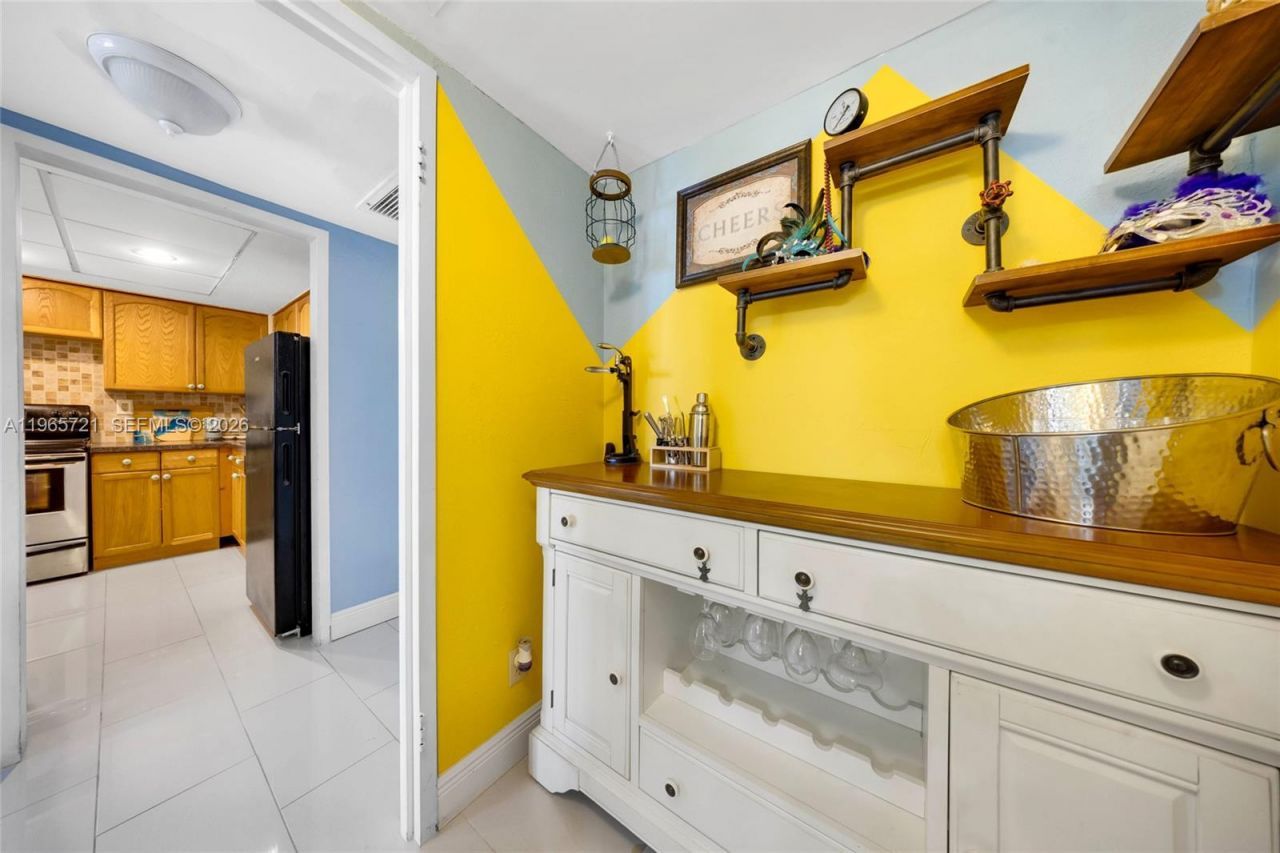 3180 S Ocean Dr, Unit 607, Hallandale Beach, FL 33009 Photo