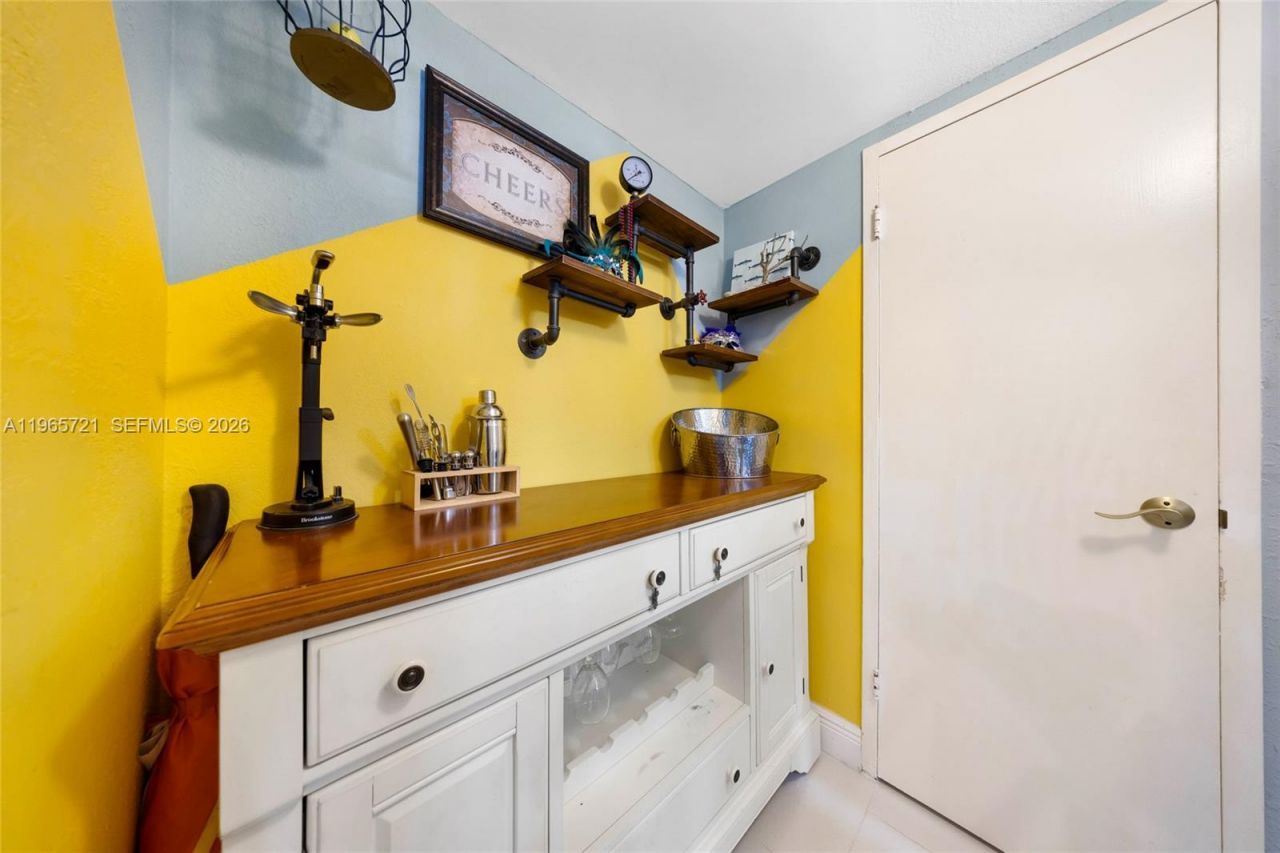 3180 S Ocean Dr, Unit 607, Hallandale Beach, FL 33009 Photo