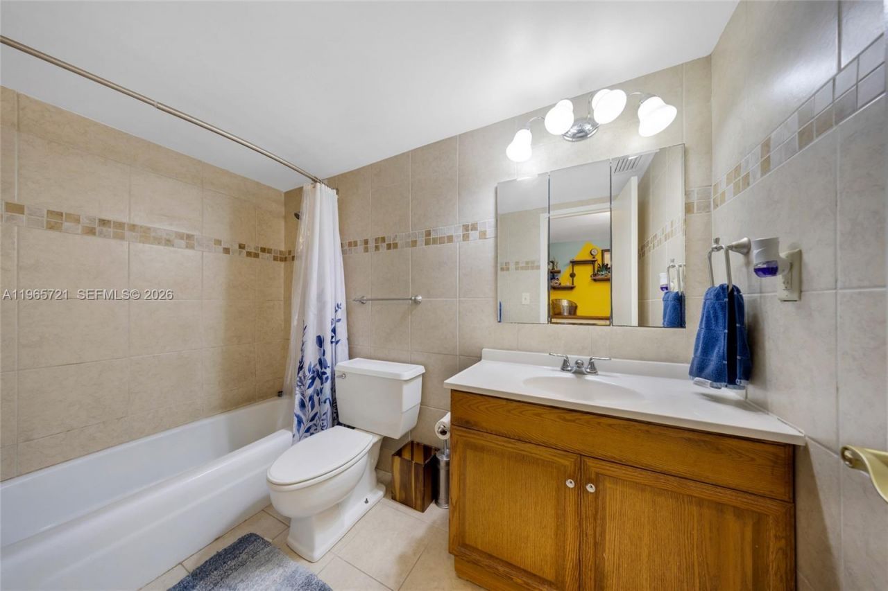 3180 S Ocean Dr, Unit 607, Hallandale Beach, FL 33009 Photo