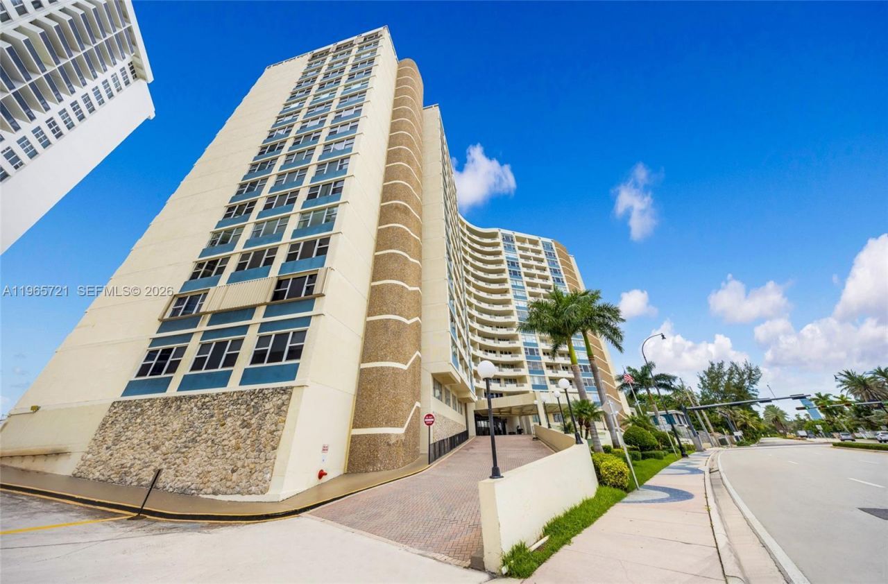 3180 S Ocean Dr , Unit 607, Hallandale Beach, FL 33009 Photo