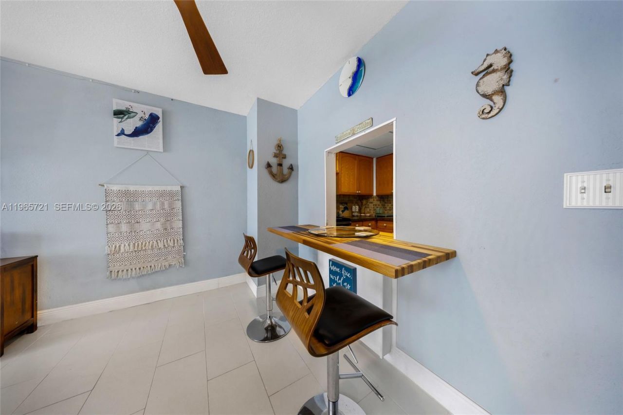 3180 S Ocean Dr, Unit 607, Hallandale Beach, FL 33009 Photo