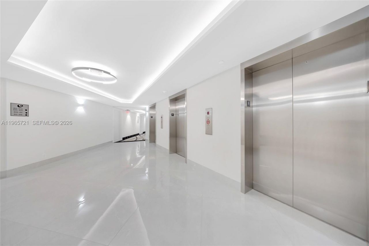 3180 S Ocean Dr, Unit 607, Hallandale Beach, FL 33009 Photo