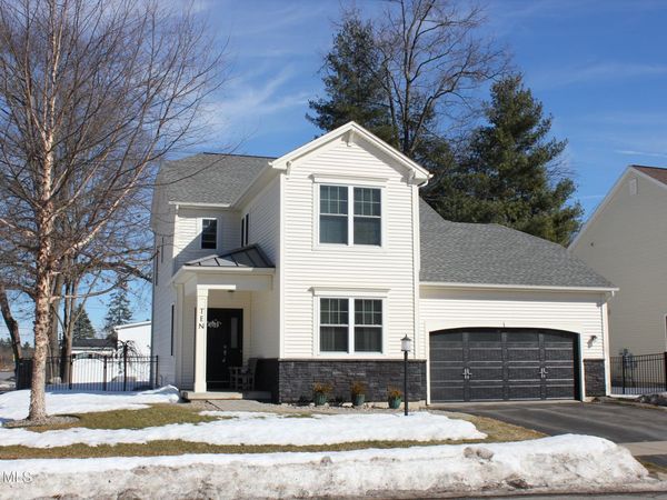 10 Maria Lane, Saratoga Springs, NY 12866