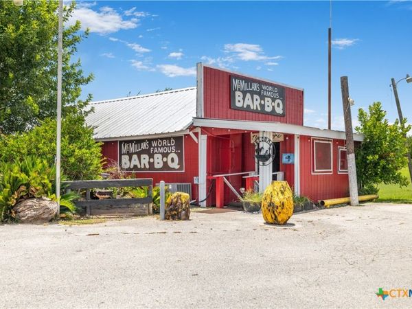 9913 Us-59, Fannin, TX 77960