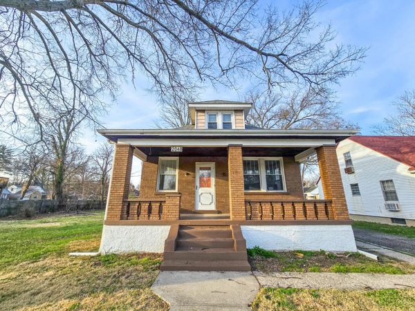 2048 W Galbraith Road, Cincinnati, OH 45239