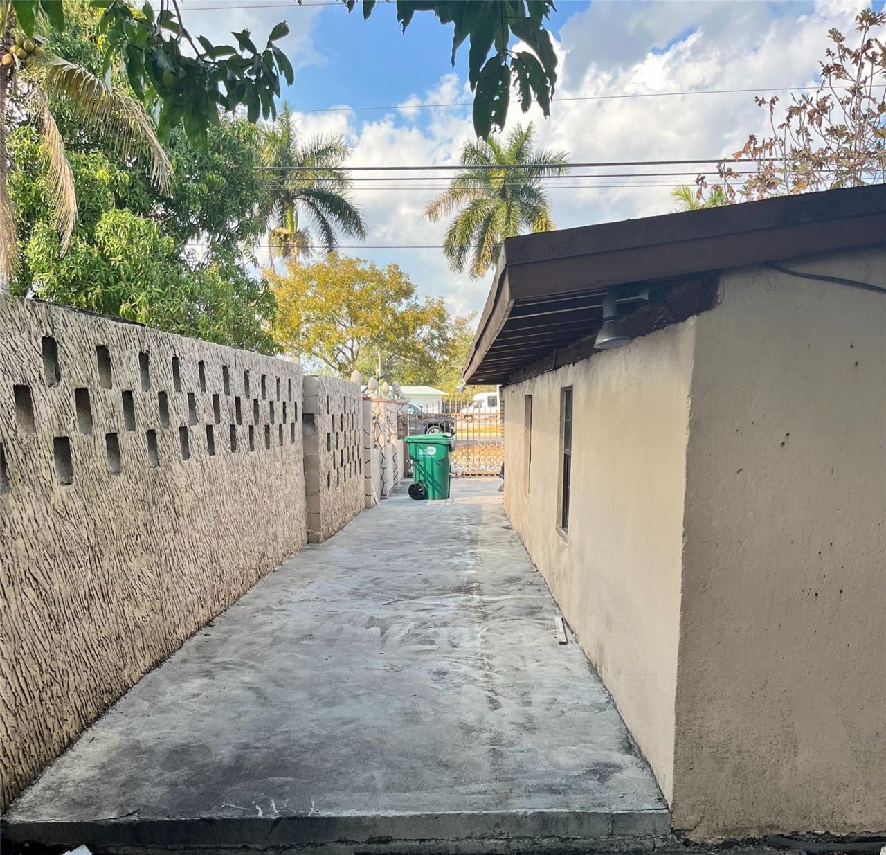 1440 NW 183rd Street, Miami, FL 33169 Photo