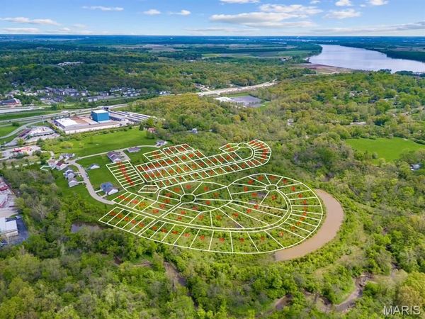 1050 Fry Lane , St Louis, MO 63137