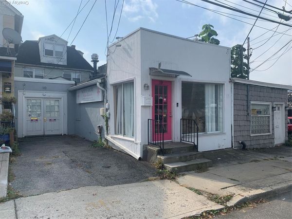 10 Willowdale Avenue , Port Washington, NY 11050