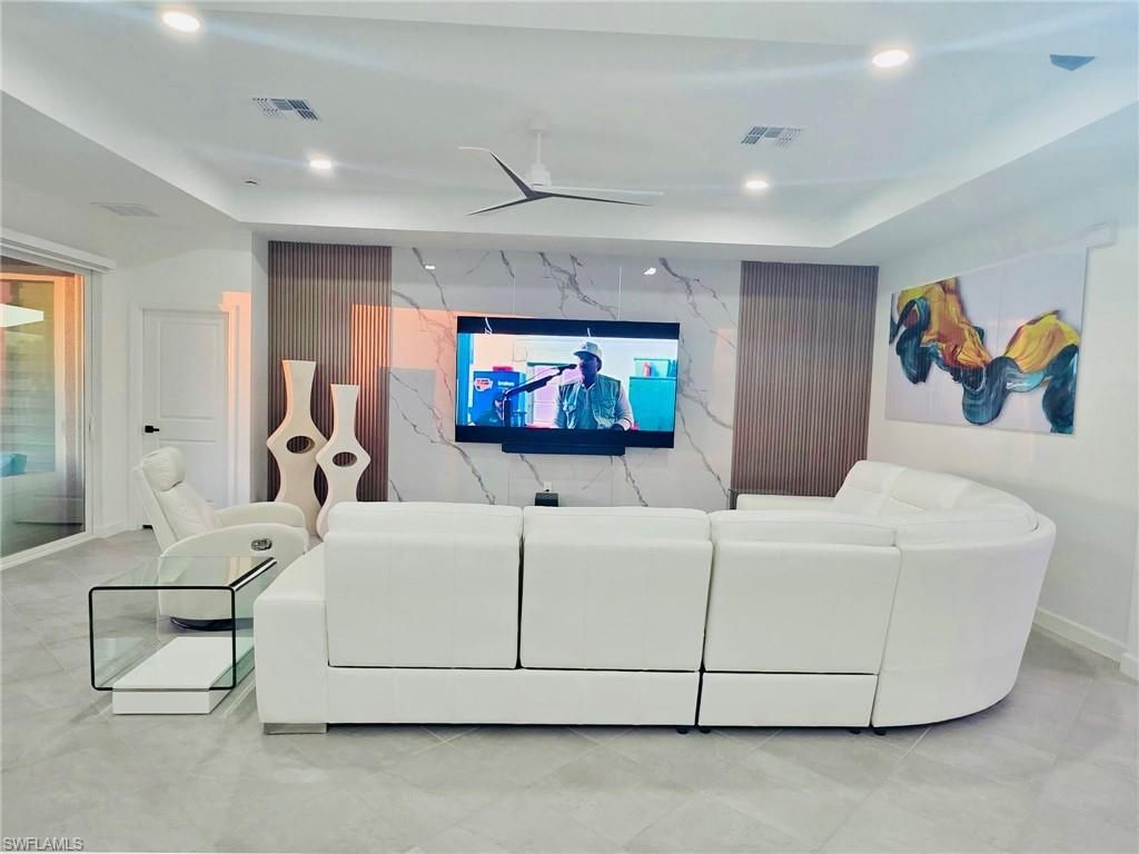 9230 Aqua Overlook Ct, Lehigh Acres, FL 33936 Photo