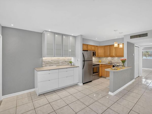 4051 NE 13th Ave, Unit 77-3, Fort Lauderdale, FL 33334