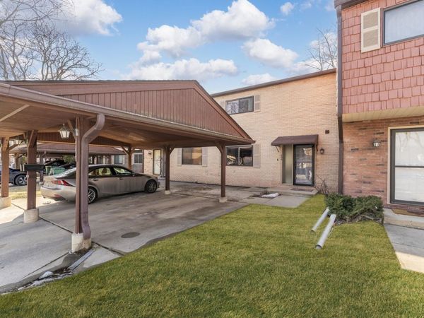 404 Arrow Trail, Wheeling, IL 60090