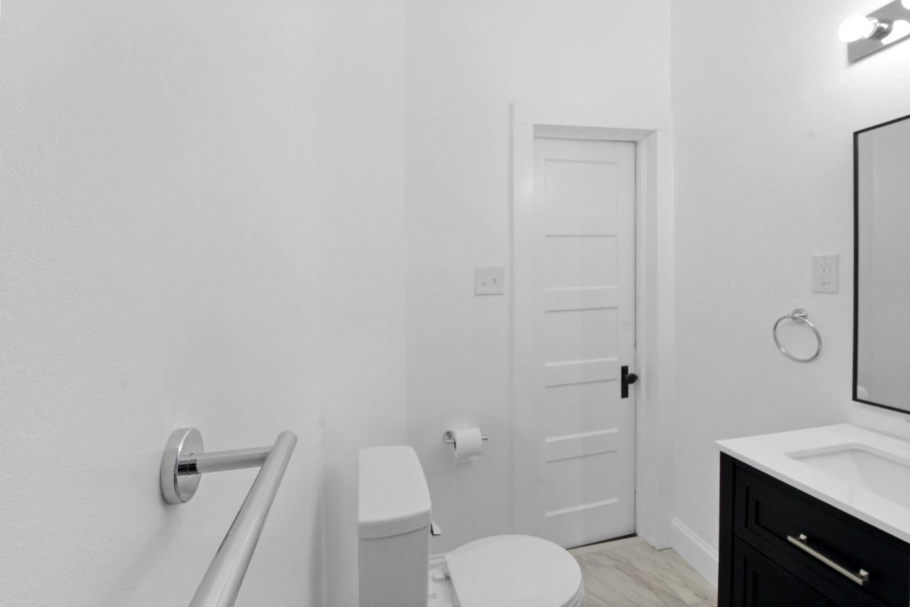 16 Moultrie Street Photo 24