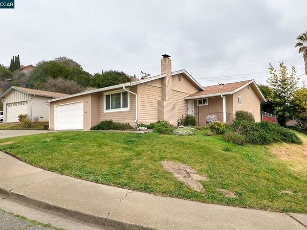 300 300 College Ave, Vallejo, CA 94589