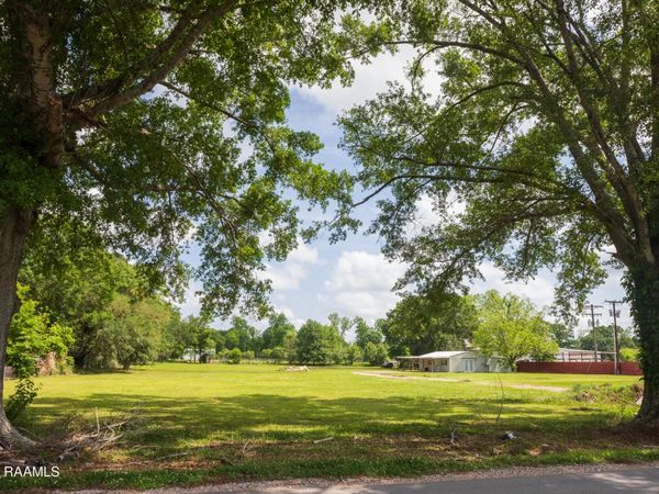 404 Sonnier Road , Carencro, LA 70520