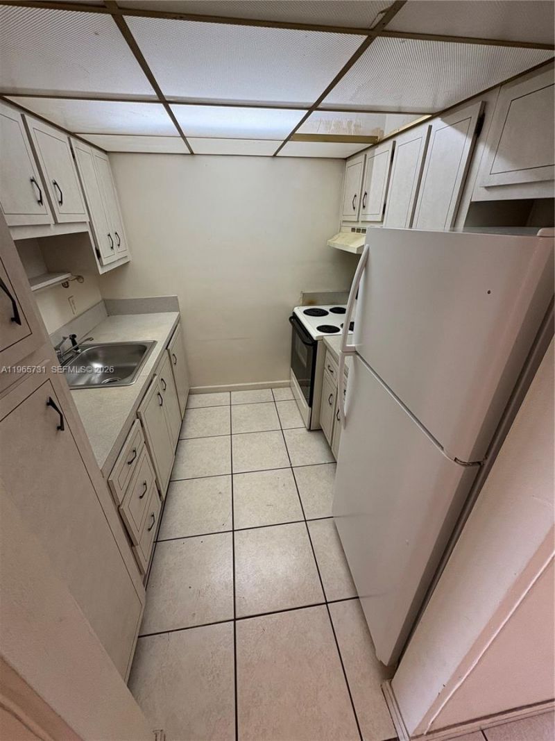 16215 NE 18th Ct, Unit 202, North Miami Beach, FL 33162 Photo