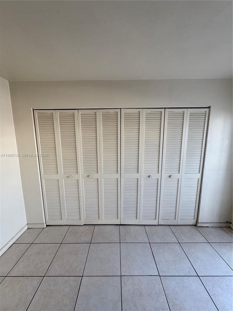 16215 NE 18th Ct, Unit 202, North Miami Beach, FL 33162 Photo