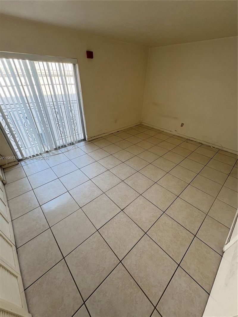 16215 NE 18th Ct, Unit 202, North Miami Beach, FL 33162 Photo