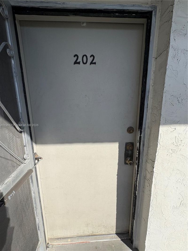 16215 NE 18th Ct, Unit 202, North Miami Beach, FL 33162 Photo