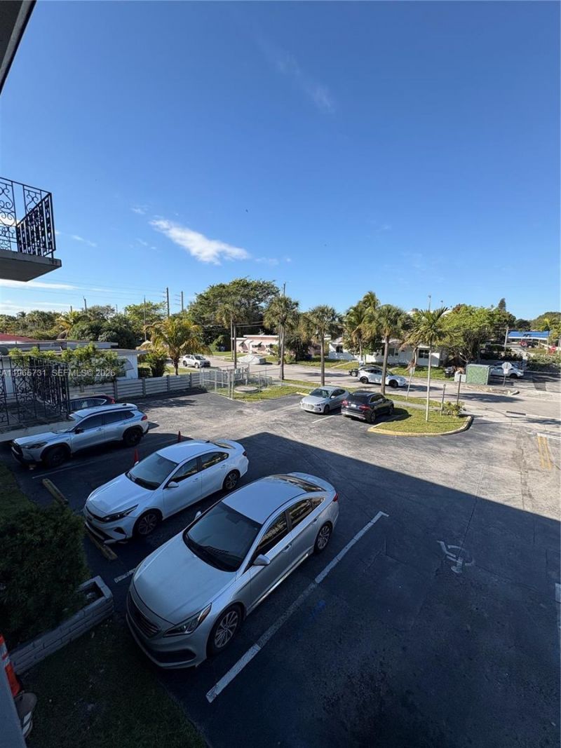 16215 NE 18th Ct, Unit 202, North Miami Beach, FL 33162 Photo