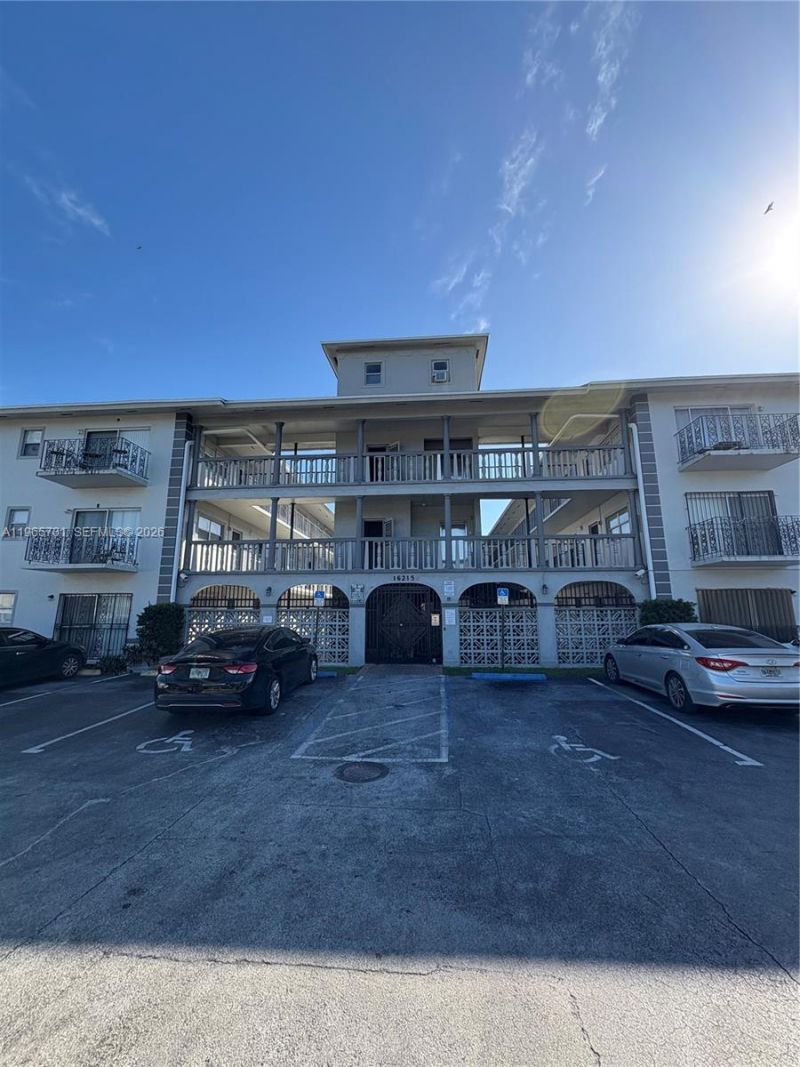 16215 NE 18th Ct, Unit 202, North Miami Beach, FL 33162 Photo