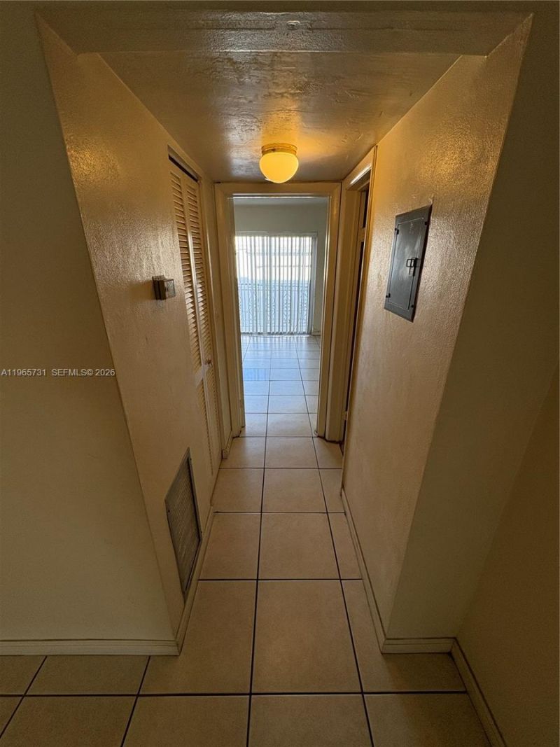 16215 NE 18th Ct, Unit 202, North Miami Beach, FL 33162 Photo