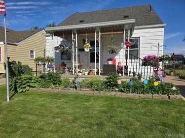 17370 Palmer Street, Melvindale, MI 48122