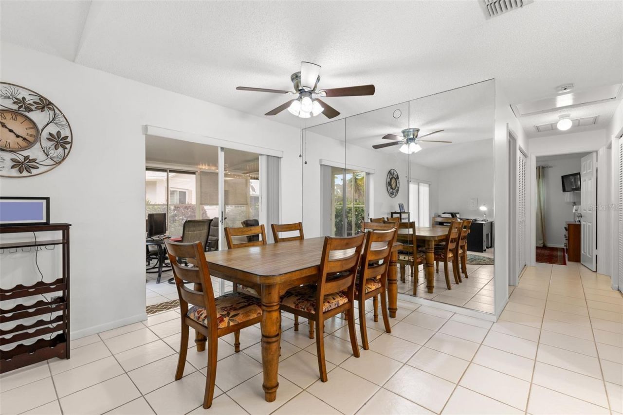 3143 37th Lane S, Unit B, Saint Petersburg, FL 33711 Photo