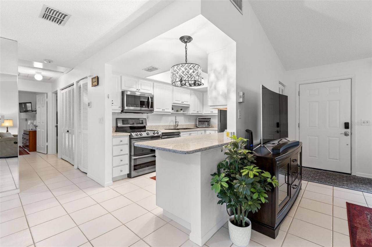 3143 37th Lane S, Unit B, Saint Petersburg, FL 33711 Photo