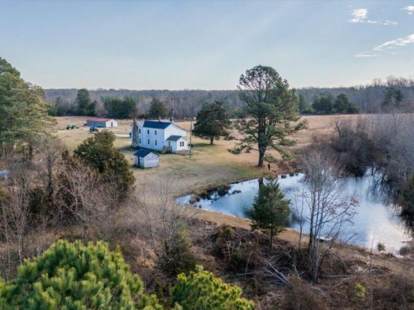 627 Hat Creek RD, Brookneal, VA 24528