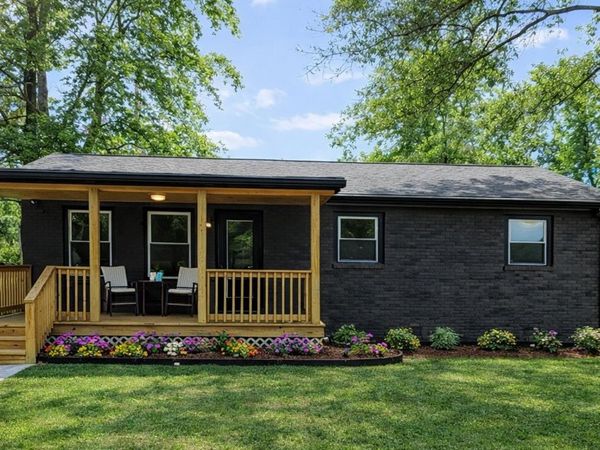 202 E Huggins Street, Manning, SC 29102