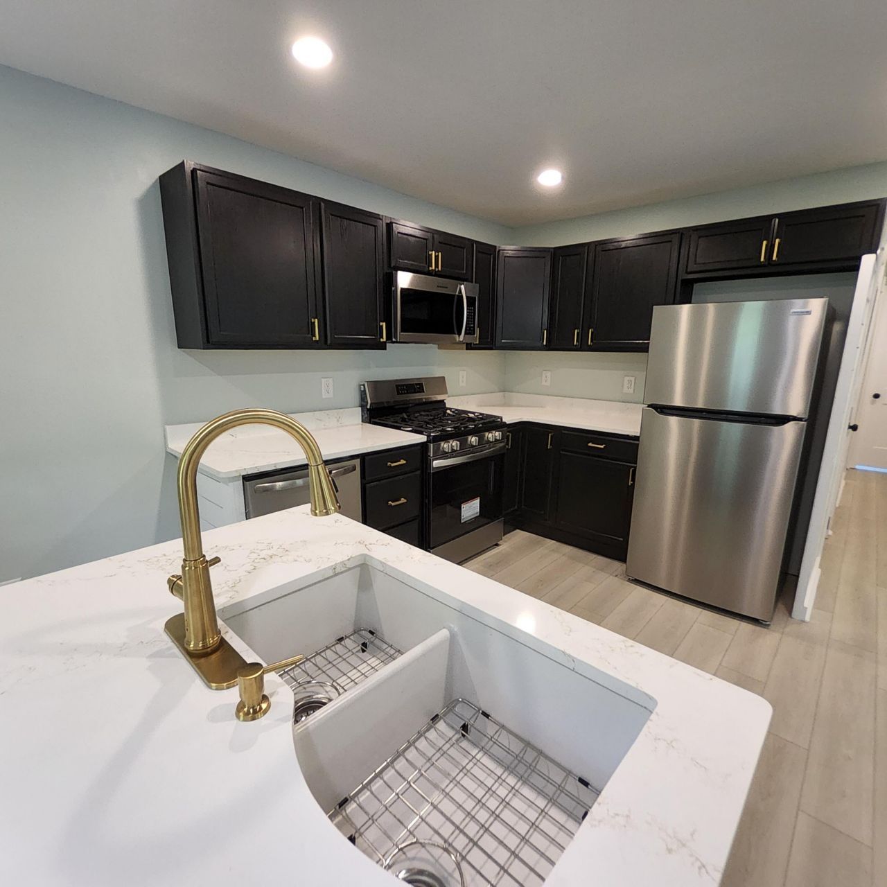 202 E Huggins Street Photo 5