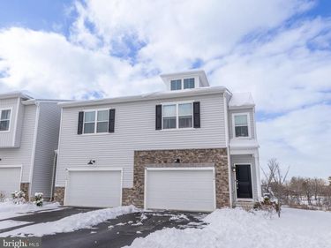 7536 CLAYTON AVENUE, COOPERSBURG, PA 18036