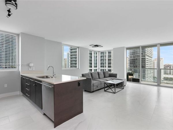 500 Brickell Ave, Unit 1801, Miami, FL 33131